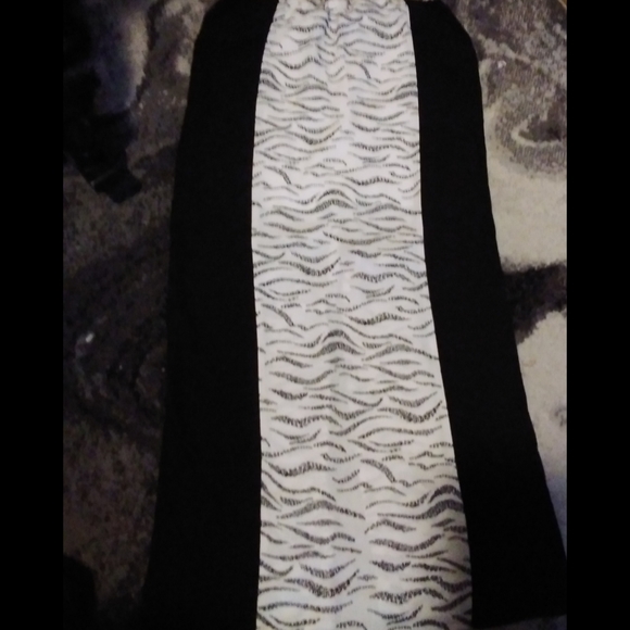 Kensie Sz Sm Zebra Print Back Split Maxi Skirt - Picture 1 of 7